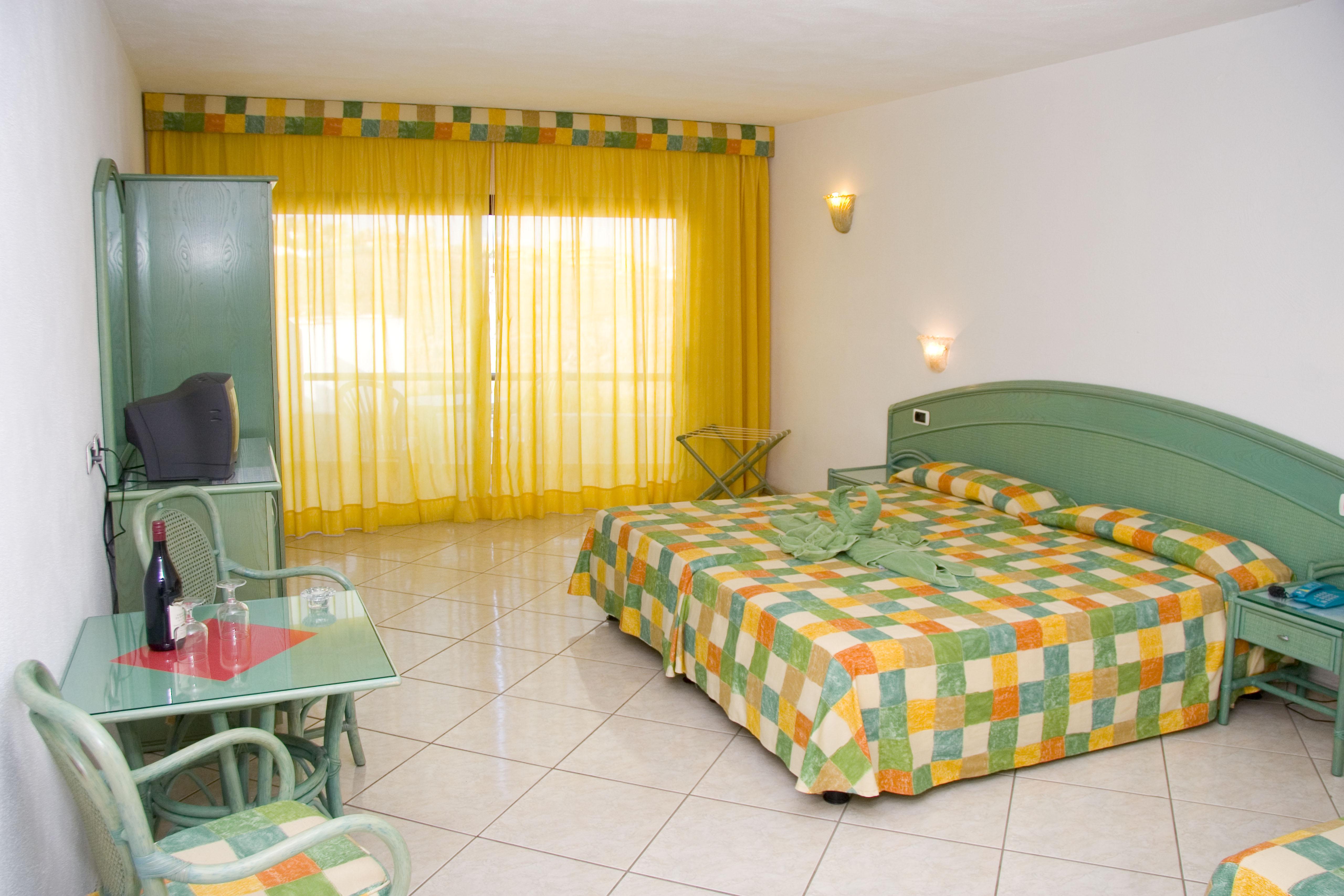 Aparthotel Esquinzo Y Monte Del Mar Playa De Esquinzo Exterior photo