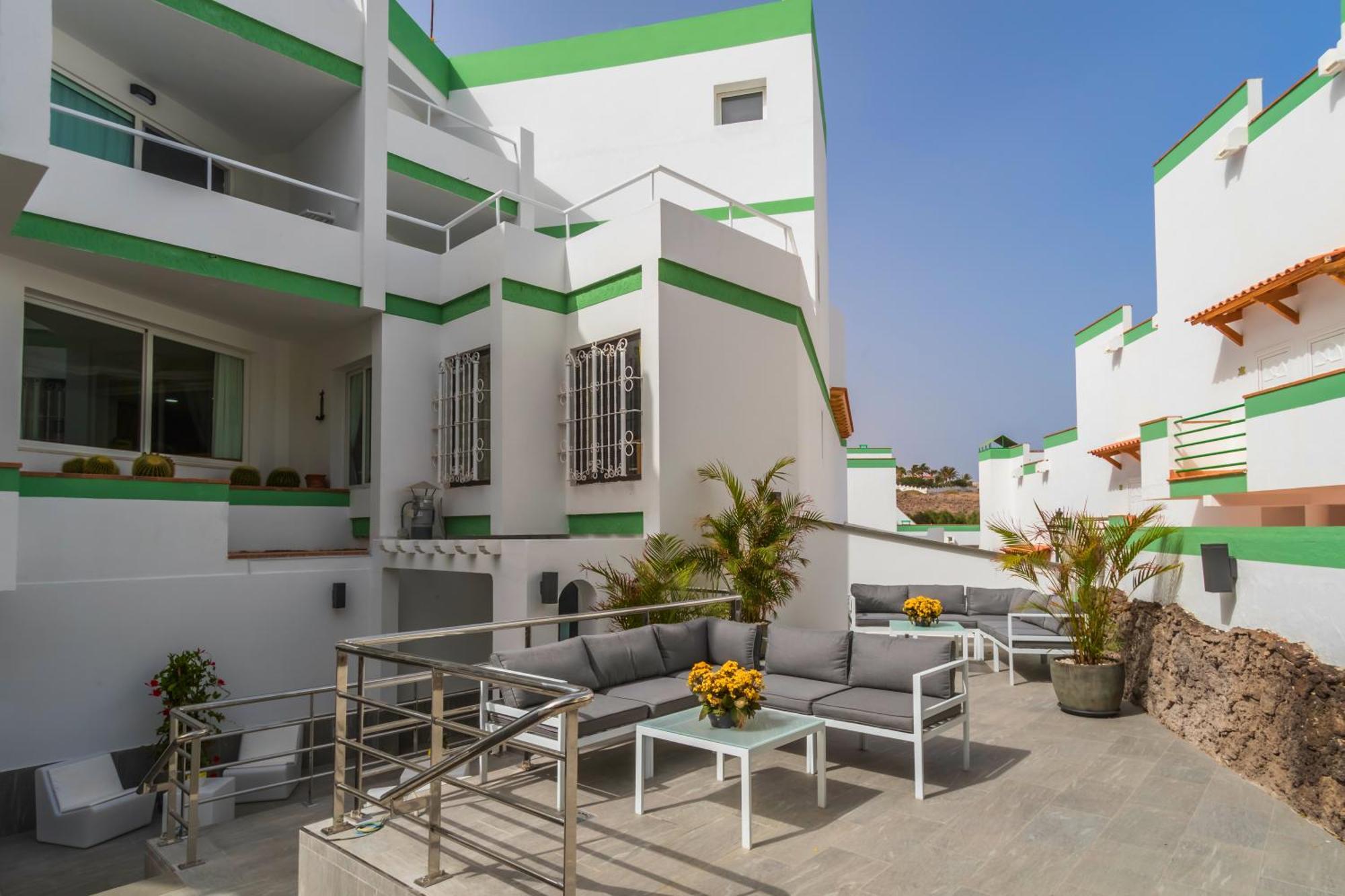Aparthotel Esquinzo Y Monte Del Mar Playa De Esquinzo Exterior photo